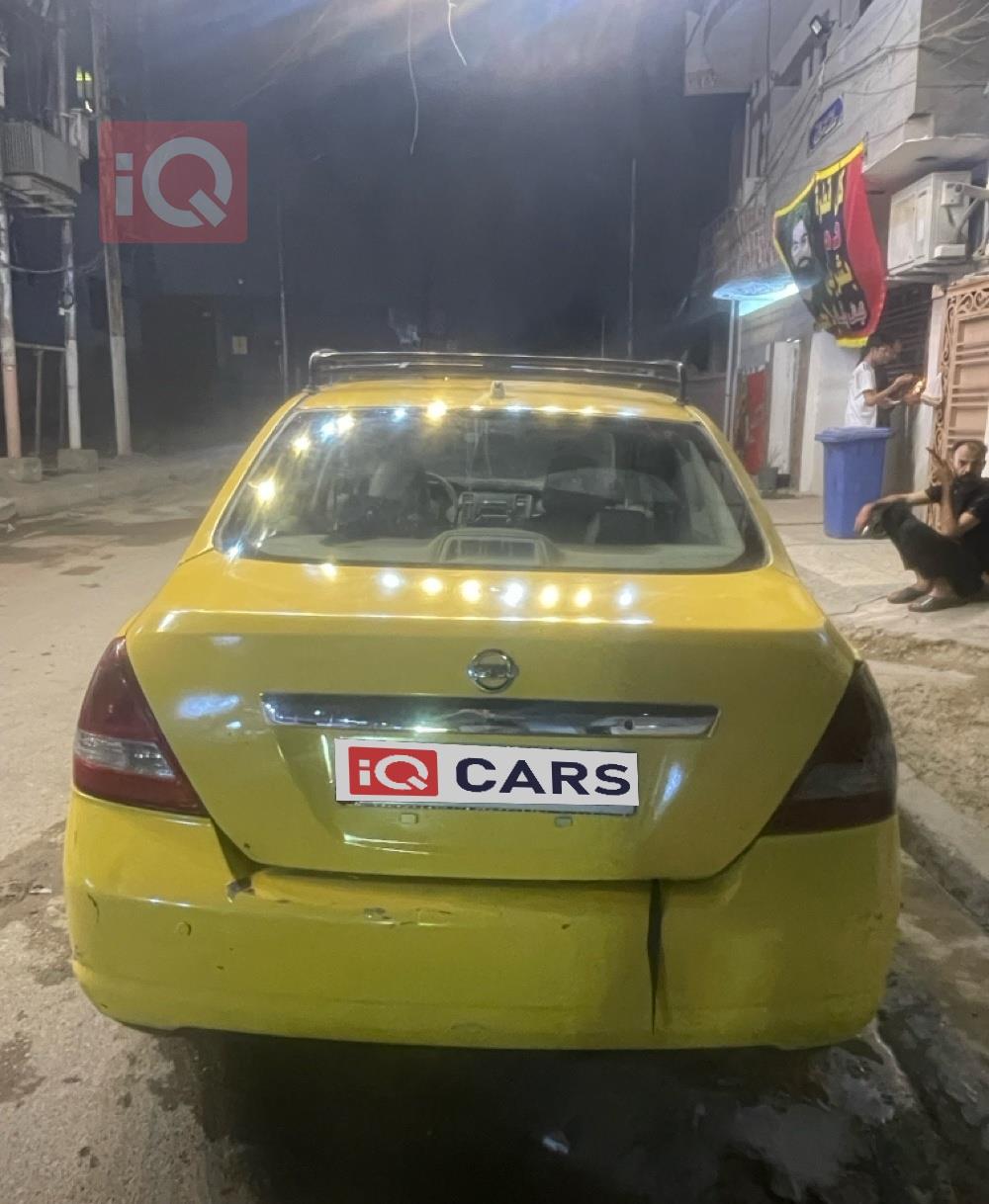 نيسان فيرسا